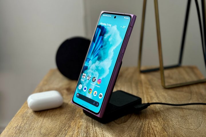 The HMD Skyline on a wireless charging station.