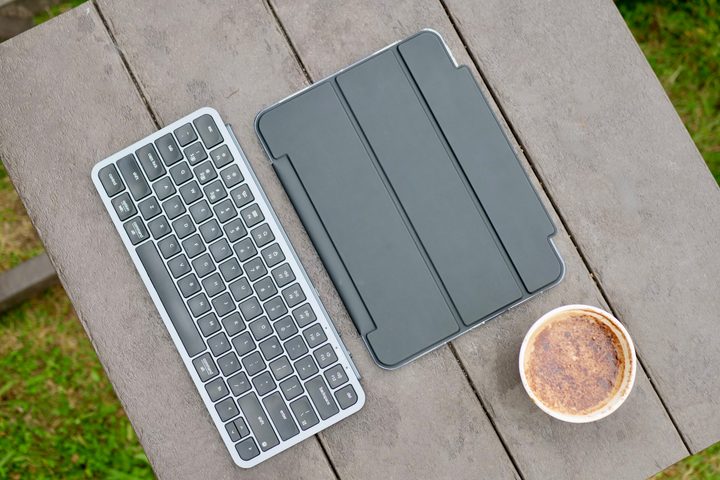 The iPad Air 2024 in a Zagg Crystal Palace folio case with the Keychron B1 Pro keyboard.