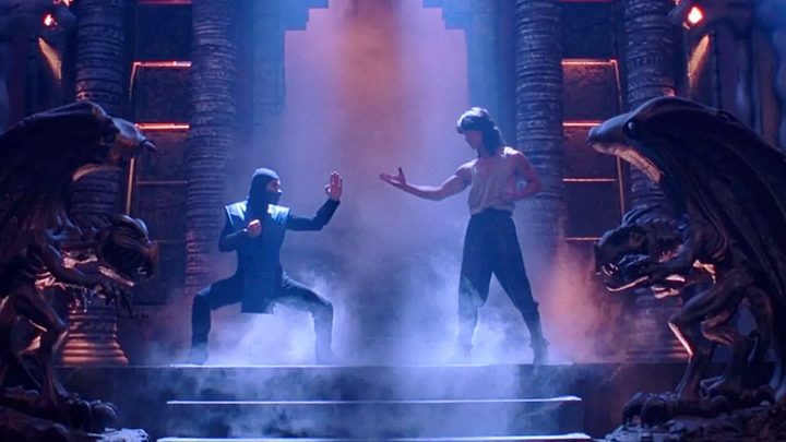Two men fight in Mortal Kombat.
