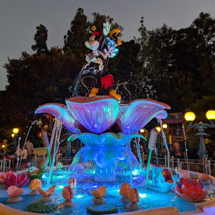 Mickey and Minnie toontown statue fountain taken with Google Pixel 9 Pro.