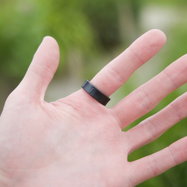Someone wearing the Samsung Galaxy Ring.