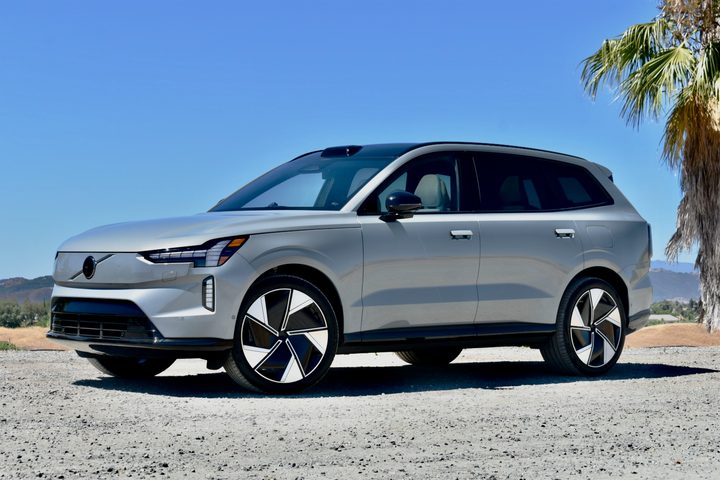 2025 Volvo EX90 front quarter view.