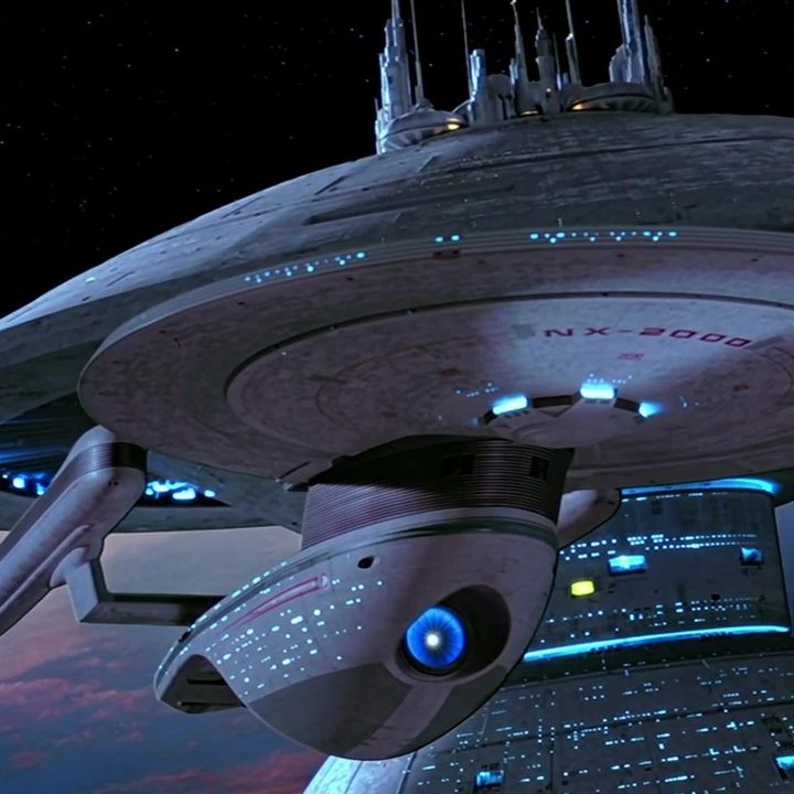 USS_Excelsior_stalls_outside_Spacedock