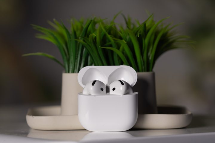 Apple AirPods 4 with ANC