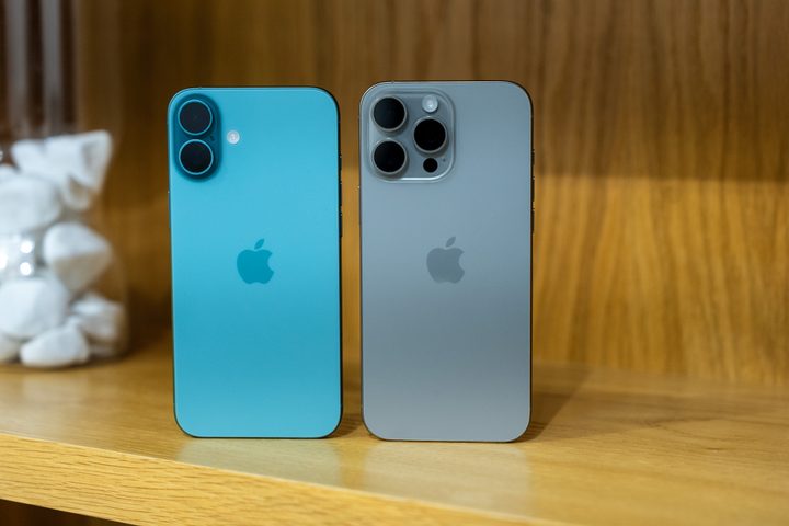 iPhone 16 Plus teal and iPhone 16 Pro Max natural titanium rear