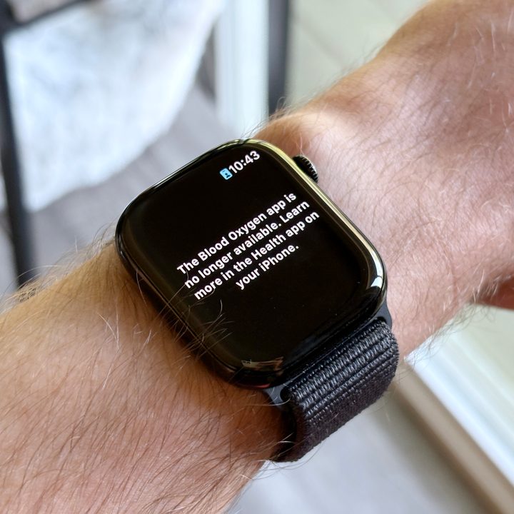 A message about the Blood Oxygen app on the Apple Watch Series 10.