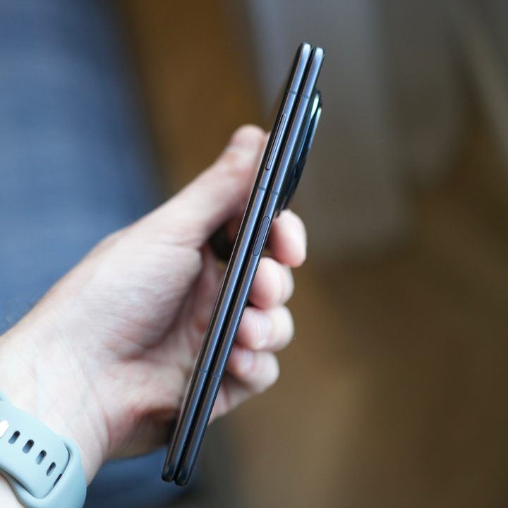 The side frame of the Honor Magic V3.