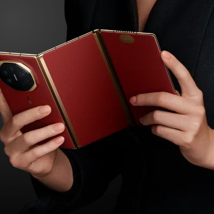 The Huawei Mate XT.