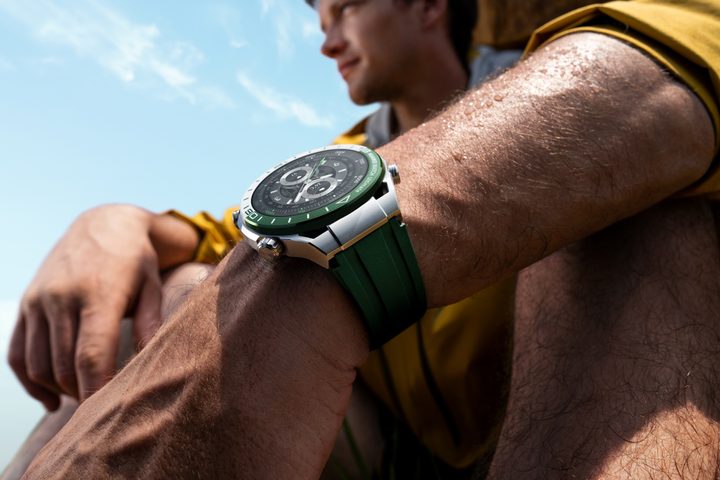 A promotional image of the Huawei Watch Ultimate Fairway Edition.