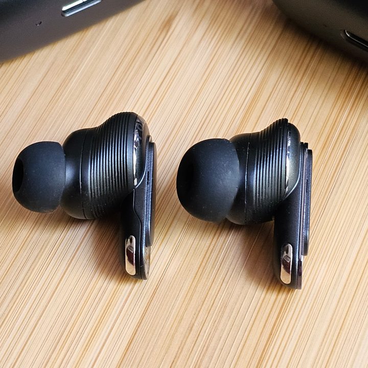 JBL Tour Pro 3 and Tour Pro 2 earbuds.