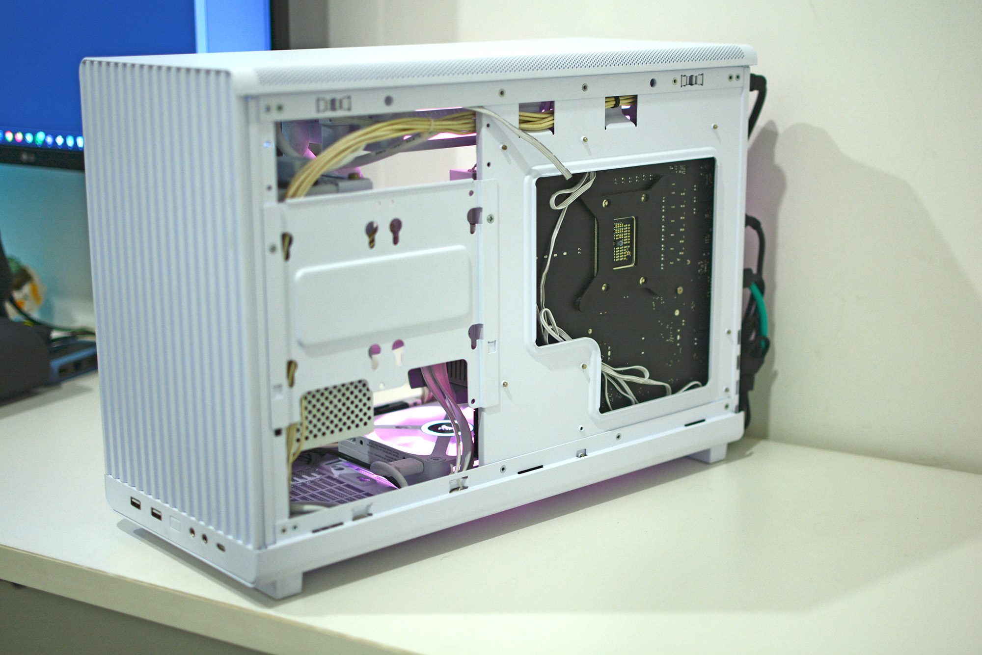 Lian Li A3-mATX case review: my new daily driver - Digital Trends