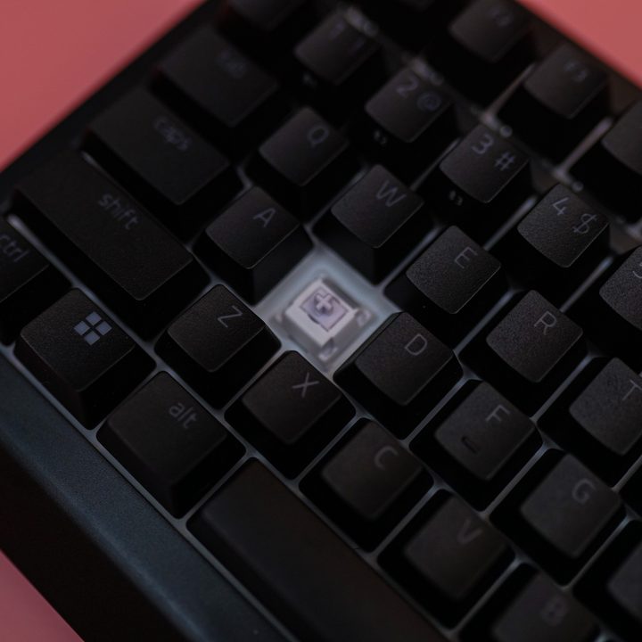 Custom switches inside the Razer Black Widow V4 Pro Wireless.