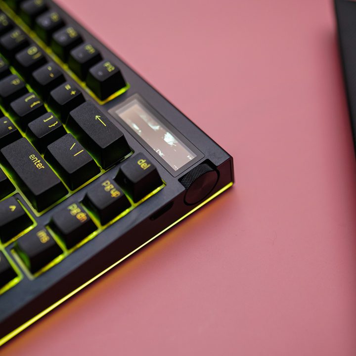 Volume wheel on the Razer Black Widow V4 Pro 75% Wireless.