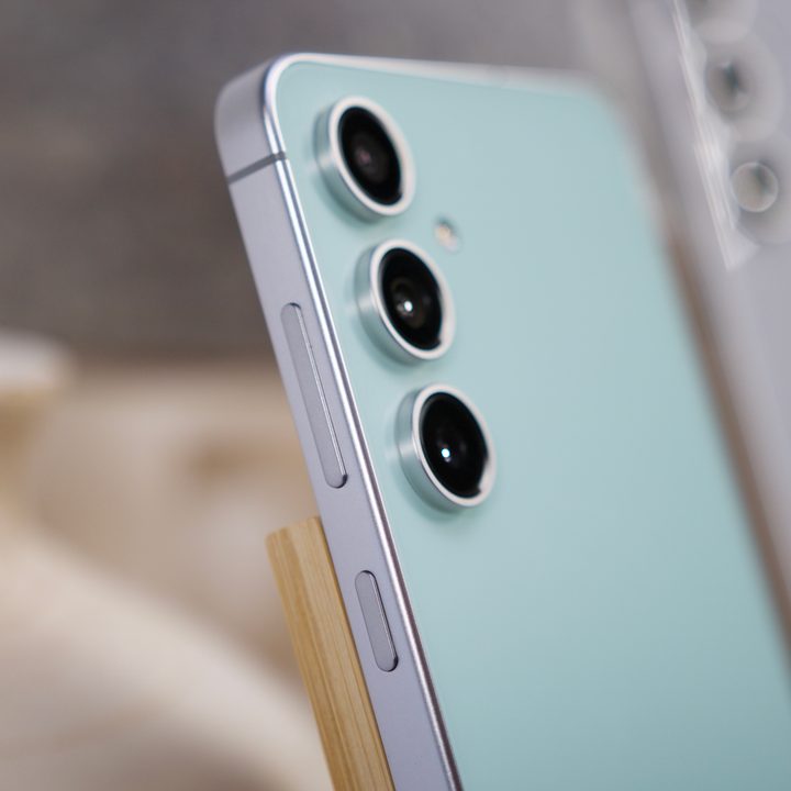 Side profile of the Samsung Galaxy S24 FE.