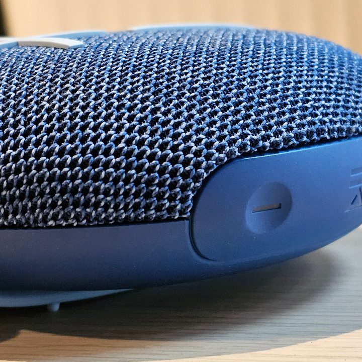 Ultimate Ears Miniroll.