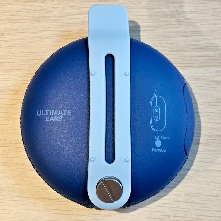 Ultimate Ears Miniroll.