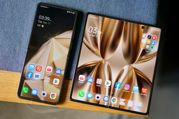 The Tecno Phantom V Flip 2 and Phantom V Fold 2's screens.