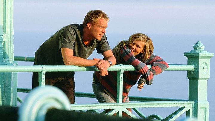 Paul Bettany and Kirsten Dunst in Wimbledon.