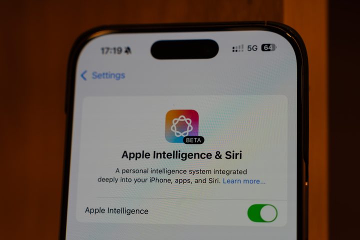 Apple Intelligence & Siri screen on an iPhone 16 Pro