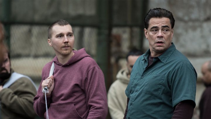 Paul Dano and Benicio del Toro in Escape At Dannemora.