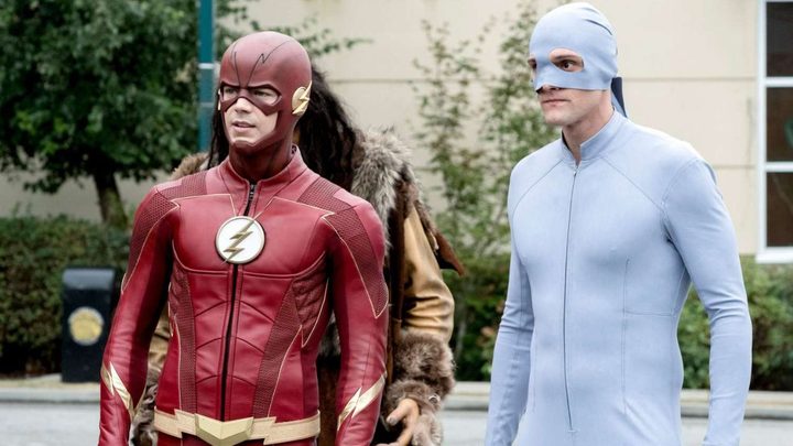 Grant Gustin and Hartley Sawyer as The Flash and Elongated Man loking in the same direction in The Flash.