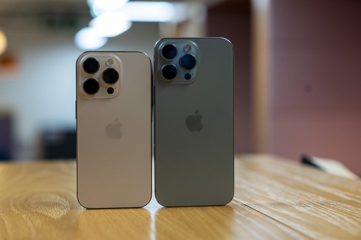 iPhone 16 Pro next to the iPhone 16 Pro Max