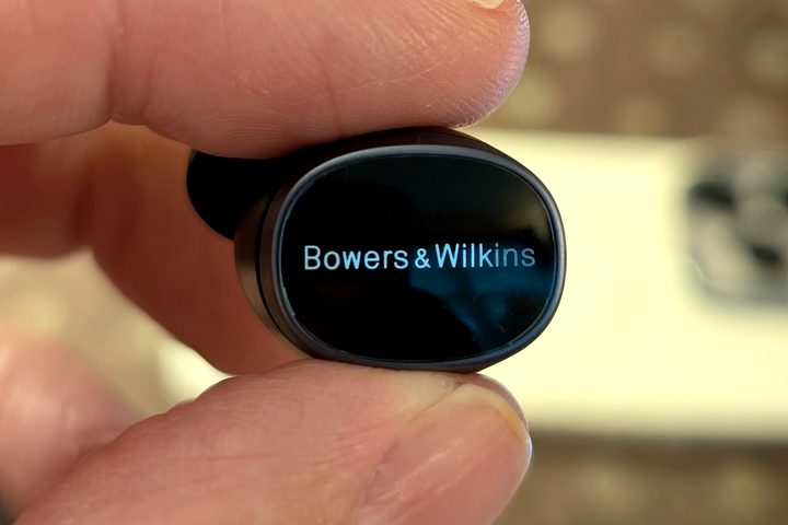 Bowers & Wilkins Pi8 closeup.