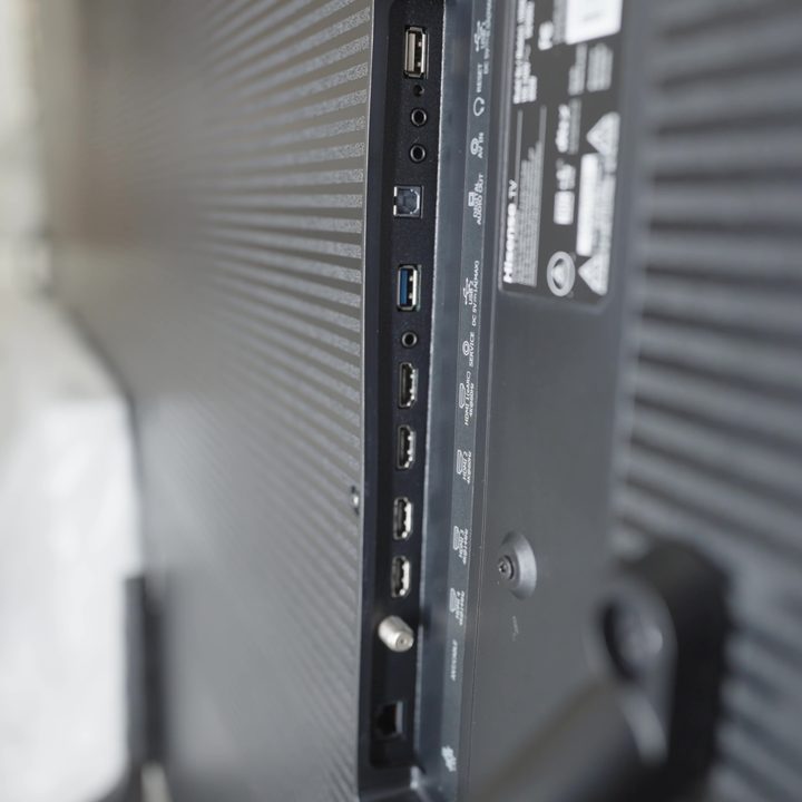 Hisense 110 UX