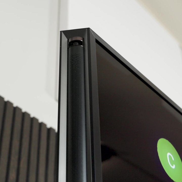 Hisense 110 UX