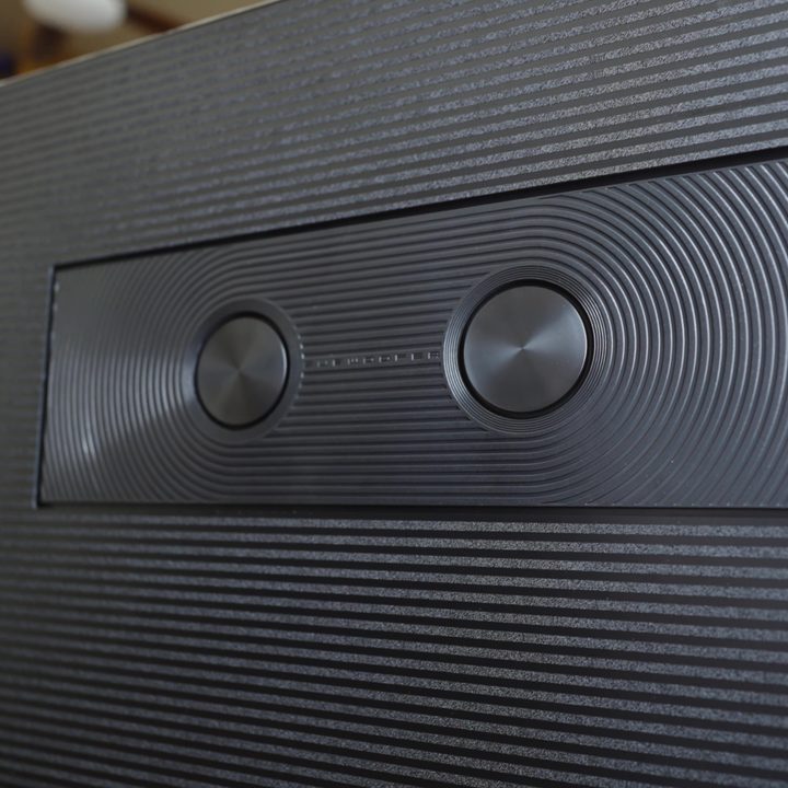 Hisense 110 UX
