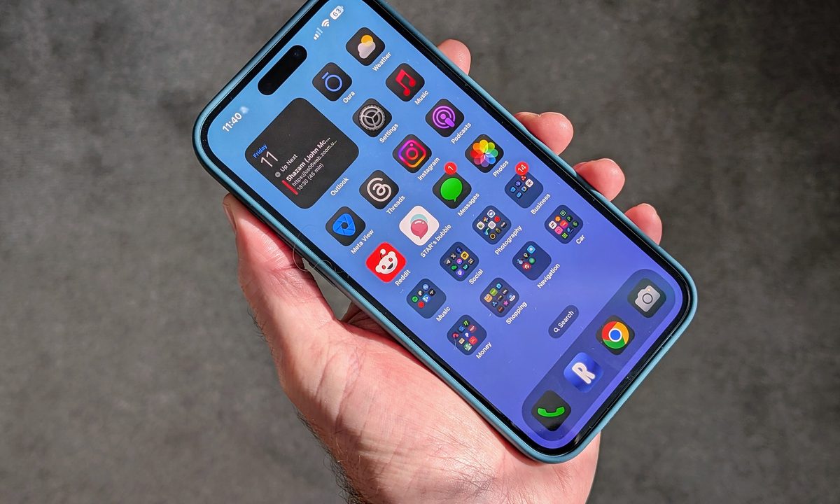 The Apple iPhone 16 Plus's home screen with Dark mode icons.