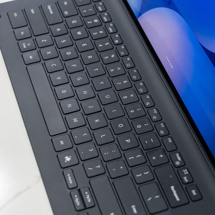 Side angle of the The 14.6-inch display on the Galaxy Tab S10 Ultra Book Cover Keyboard Slim.