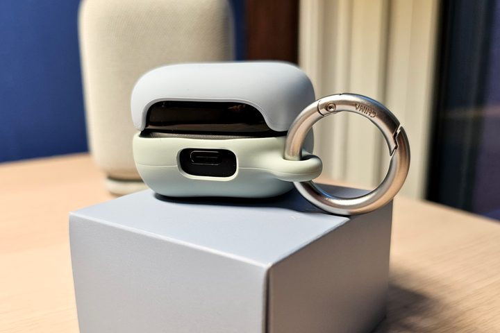LinkBuds Fit and optional silicone covers.