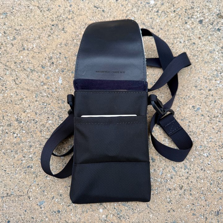 WaterField Designs CitySlicker Pouch for iPhone in white leather.