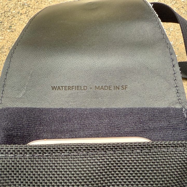 WaterField Designs CitySlicker Pouch for iPhone in white leather.