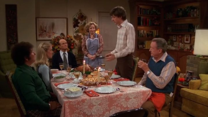 The Formans hosting a Thanksgiving dinner in "That '70s Show."
