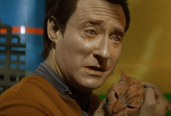 Data with Spot in Star Trek: Generations