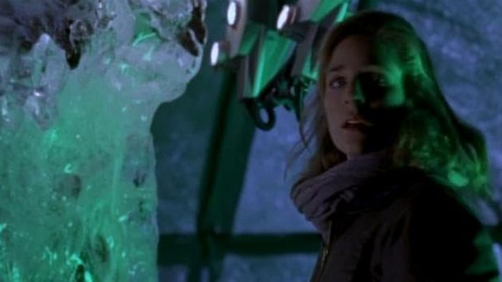 Jessica Steen in Earth 2.