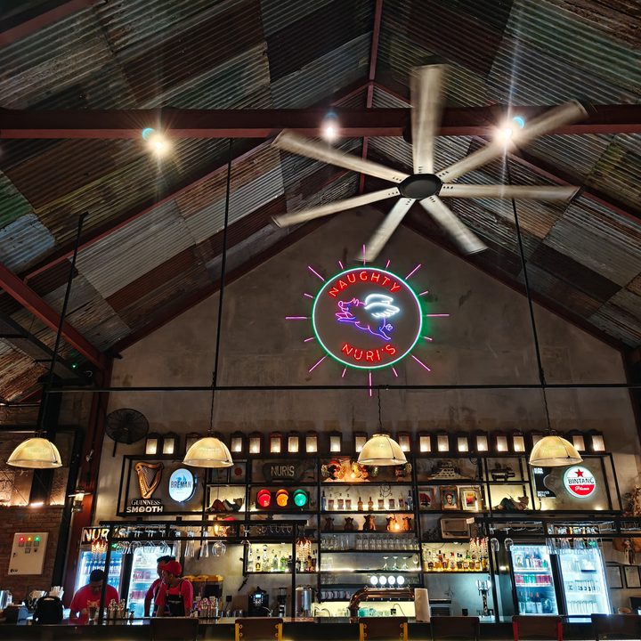 A lowlight restaurant photo captured on the Find X8 Pro