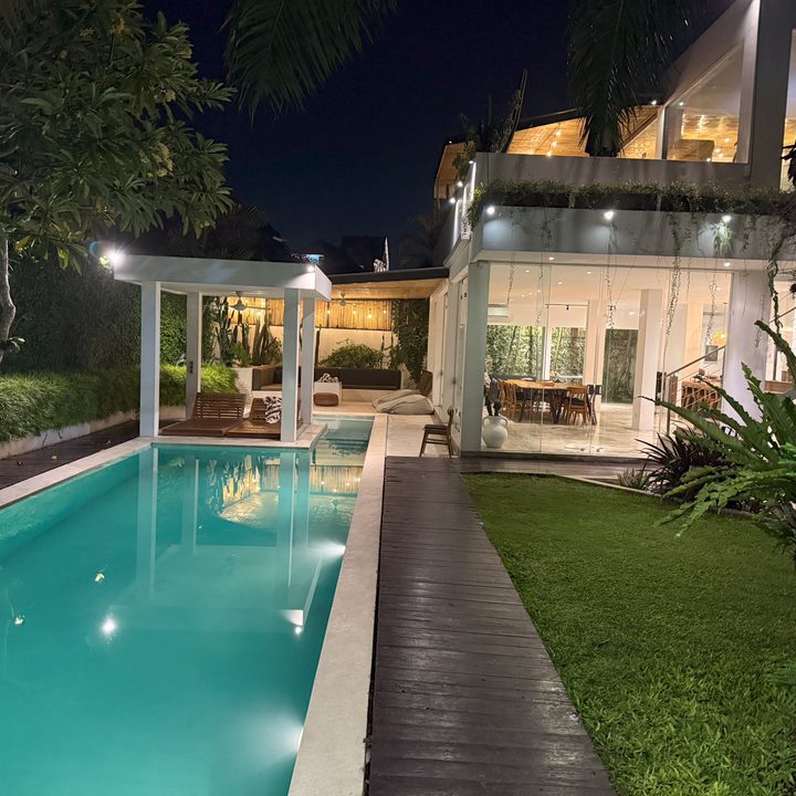 A photo of a house with a pool captured on the iPhone 16 Pro