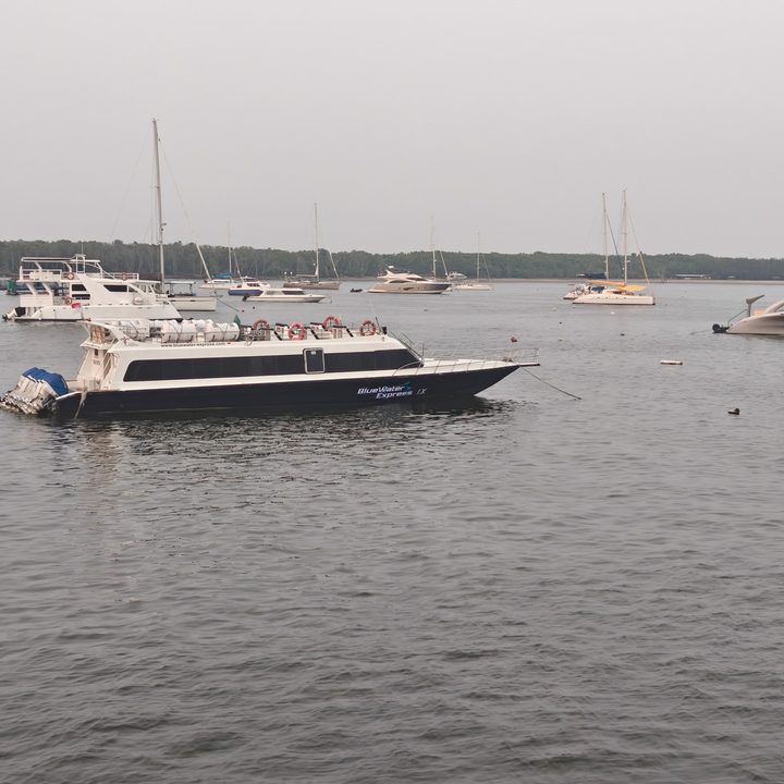 1x photo of a boat taken on the Find X8 Pro