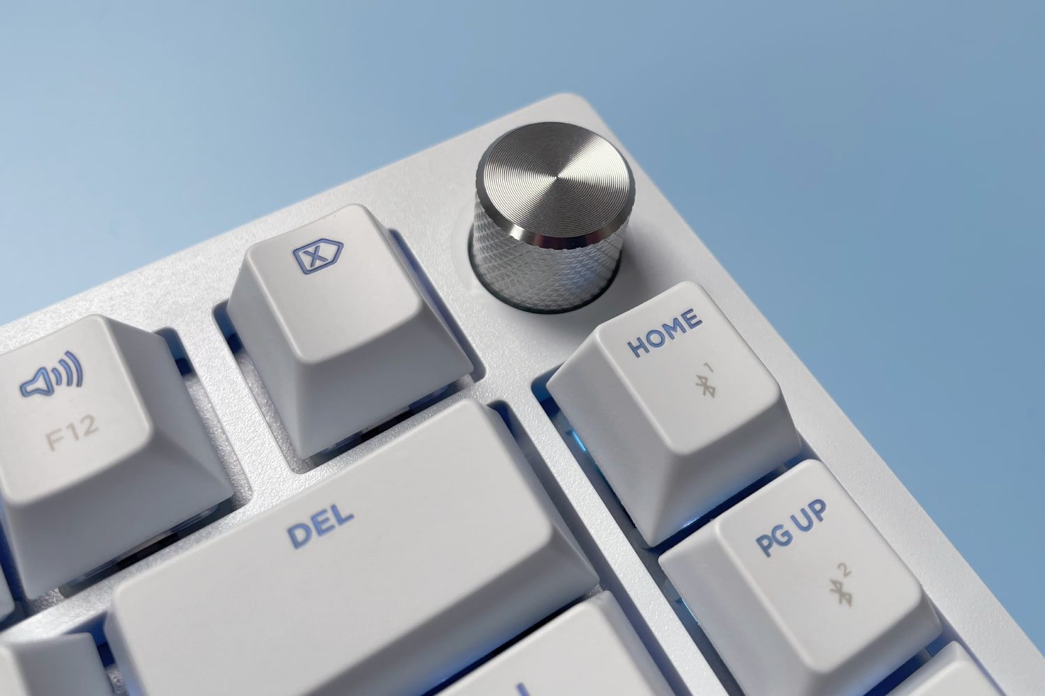 Corsair K65 Plus and Corsair M75 for Mac review: Apple's aura