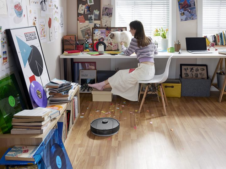 Roborock Q5 Pro cleaning messy home