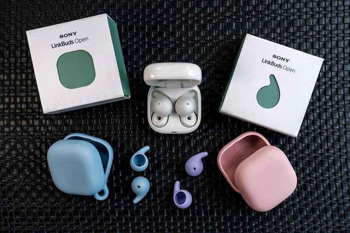 Sony LinkBuds Open along with optional accessories.