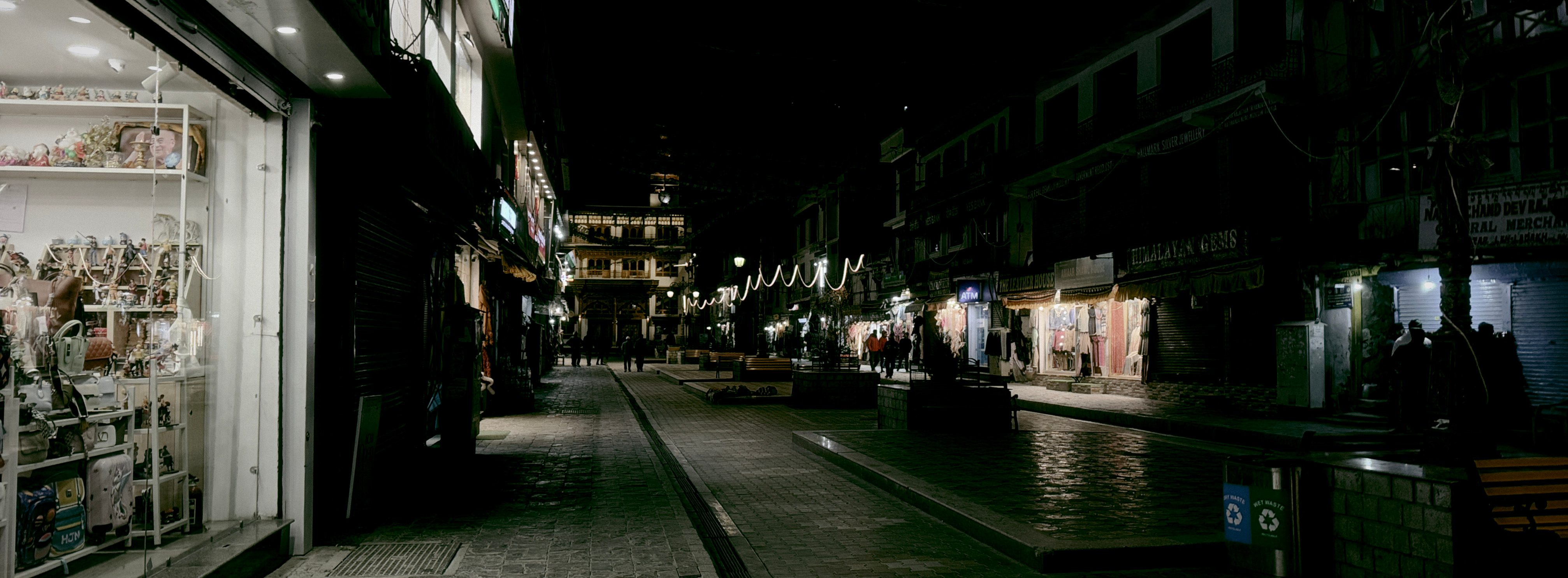 Camera sample clicked by XP4N app in Gritty mode for low light capture