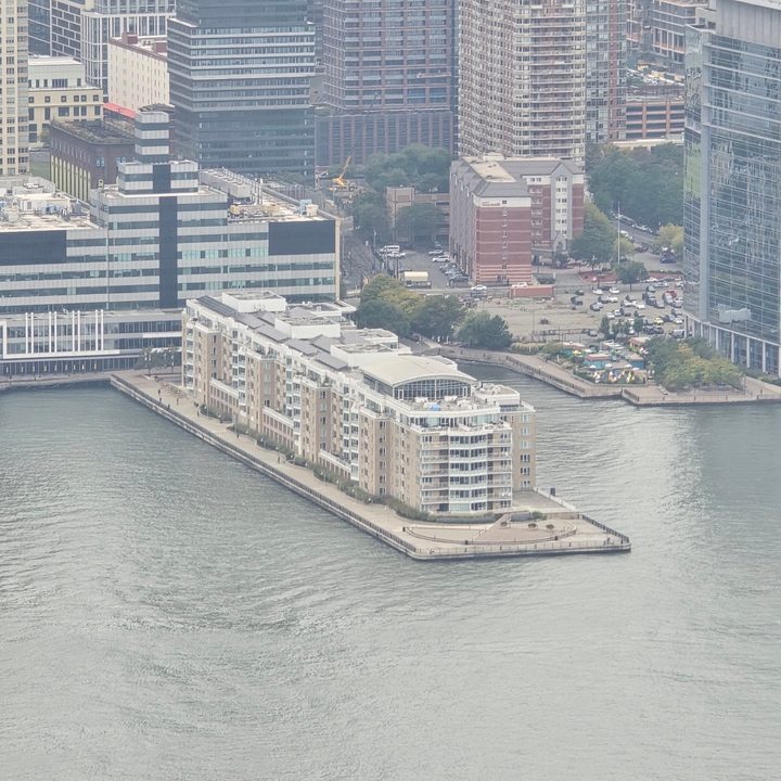 10x Photo of Brooklyn captured on the Galaxy S24 Ultra.