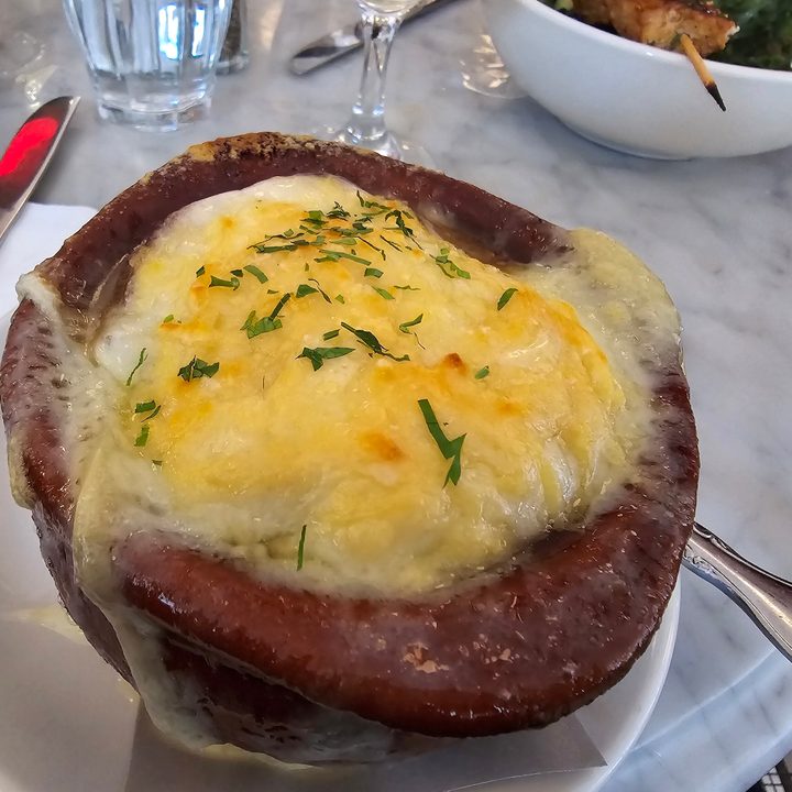 Picture of french onion soup captured on the Galaxy S24 Ultra.