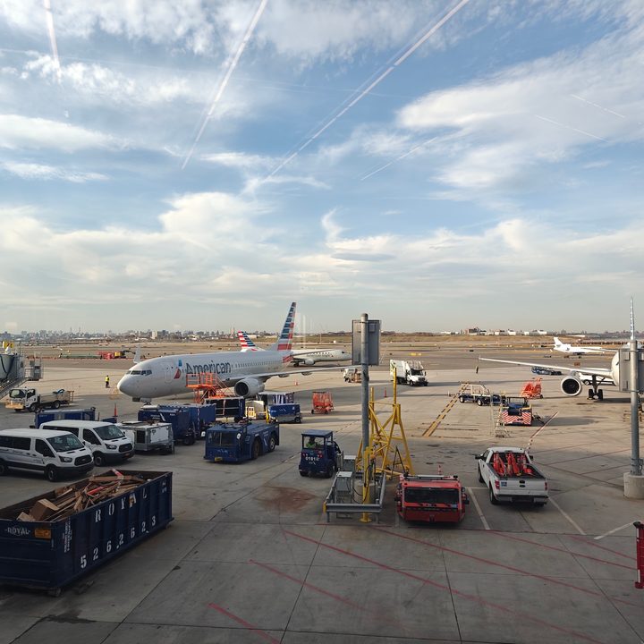 photo of the airport tarmac captured on the OnePlus 12.