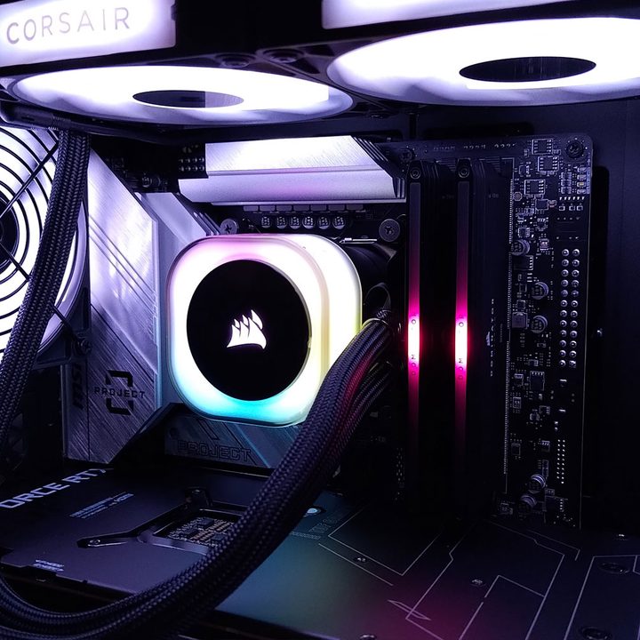 AIO watercooling and fans in the Corsair Vengeance i5100.