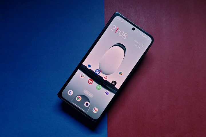 Home screen of the OnePlus Open Apex Edition.